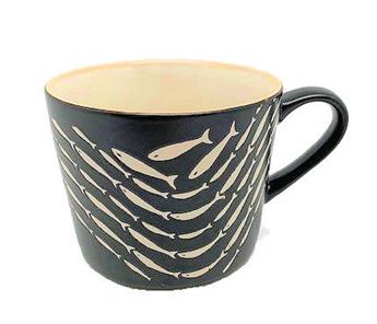 TASSE DEJEUNER GRES NOIR POISSONS
