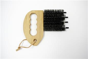 BROSSE A STORE EN CHEVRE GRISE